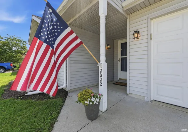 Photo 3 of Sale Pending at 2022 Stoney Hurst Bnd, Huntington, IN 46750 | MLS# 202633639 | Listing updated on 2026-08-22