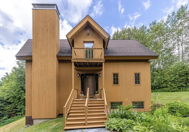 Photo 3 of Single family home for sale at 1117 Moulton Ln, Stowe, VT 05672 | MLS# 5086488 | Listing updated on 2026-09-03
