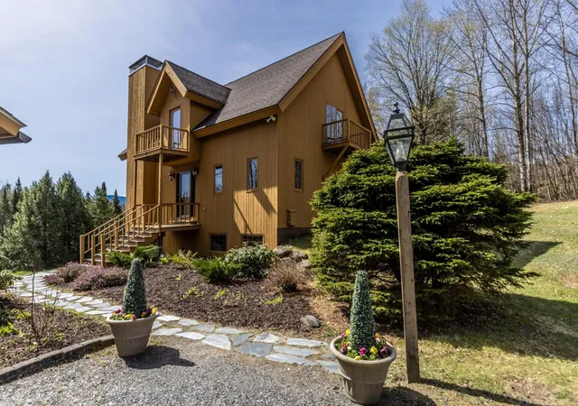 Photo 4 of Single family home for sale at 1117 Moulton Ln, Stowe, VT 05672 | MLS# 5086488 | Listing updated on 2026-09-28