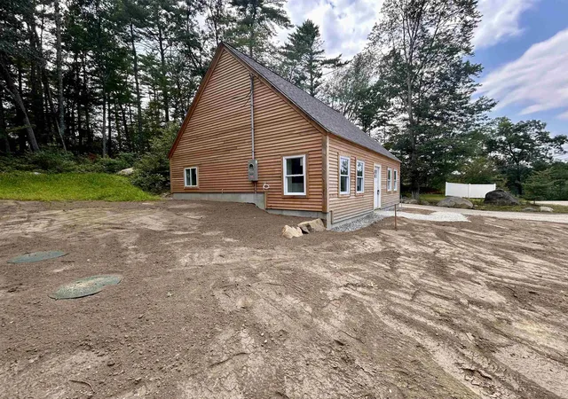3rd image of 92 Long Shores Dr, Barrington, NH 03825 | MLS# 5100965