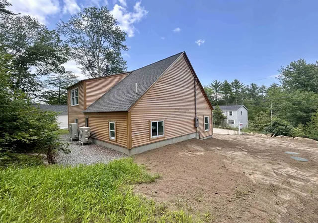 4th image of 92 Long Shores Dr, Barrington, NH 03825 | MLS# 5100965