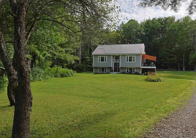 5th image of 795 Center Of Town Rd, White River Junction, VT 05001 | MLS# 5104025