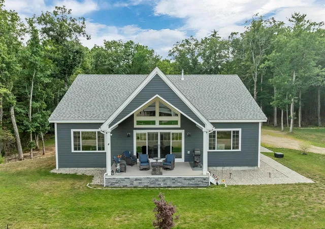 Photo 2 of Single family home for sale at 4 Remington Ct, Tuftonboro, NH 03816 | MLS# 5104040 | Listing updated on 2026-08-21