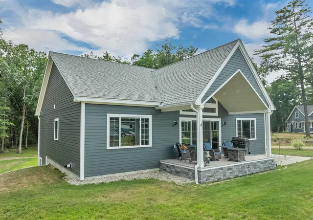 Photo 3 of Single family home for sale at 4 Remington Ct, Tuftonboro, NH 03816 | MLS# 5104040 | Listing updated on 2026-08-21