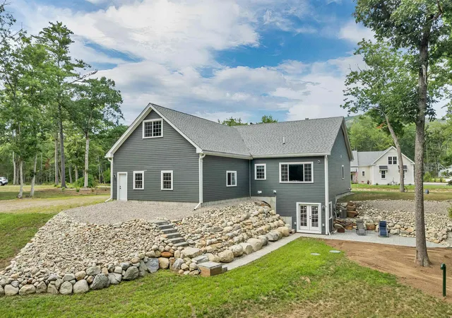 Photo 4 of Single family home for sale at 4 Remington Ct, Tuftonboro, NH 03816 | MLS# 5104040 | Listing updated on 2026-08-21
