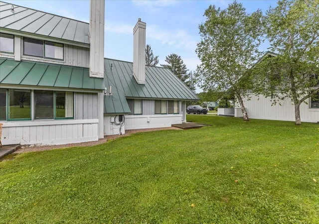 3rd image of 185 Village Green Dr #8A Week C, Stowe, VT 05661 | MLS# 5104107