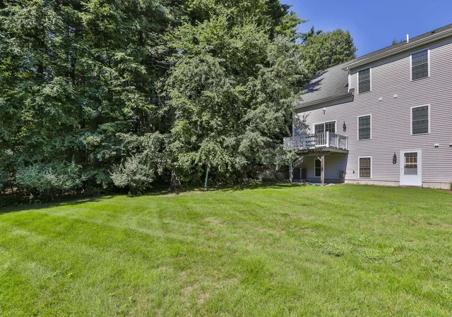 Photo 4 of Townhouse for sale at 9 Partridge Ln, Atkinson, NH 03811 | MLS# 5104343 | Listing updated on 2026-09-09