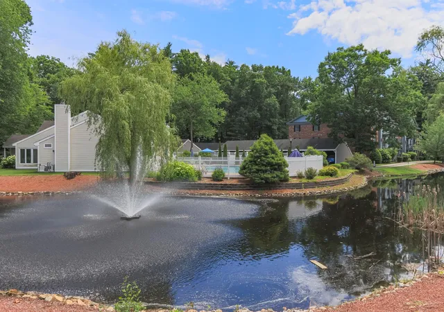 Photo 3 of Sale Pending at 6 Northbrook Dr #609, Manchester, NH 03102 | MLS# 5105169 | Listing updated on 2026-08-19