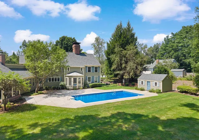 Photo 4 of Single family home for sale at 43 Pheasant Run, Bedford, NH 03110 | MLS# 5105170 | Listing updated on 2026-08-18