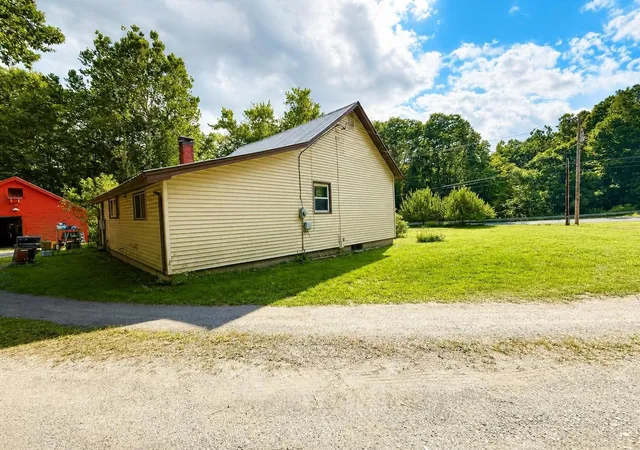 Photo 2 of Single family home for sale at 1892 Us Rt 5, Dummerston, VT 05346 | MLS# 5105255 | Listing updated on 2026-09-14