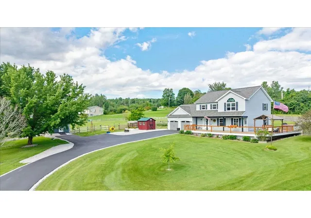 2nd image of 11 Craftsfield Rd, Fairfax, VT 05454 | MLS# 5105509