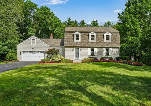 Photo 1 of Sale Pending at 20 Mulberry Ln, Bedford, NH 03110 | MLS# 5105809 | Listing updated on 2026-08-24