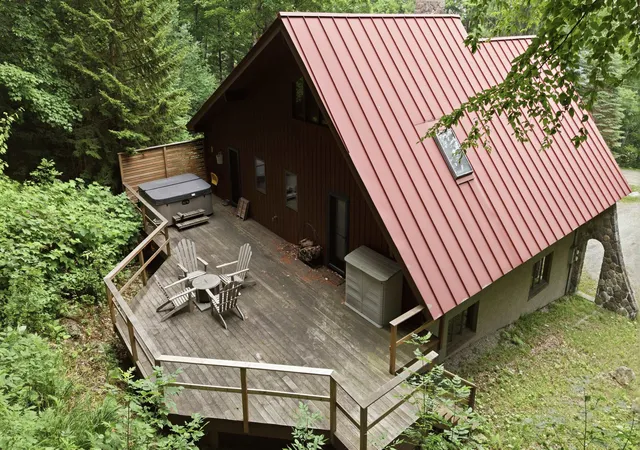 Photo 2 of Single family home for sale at 11 Round Tree Rd, Winhall, VT 05340 | MLS# 5107395 | Listing updated on 2026-08-30