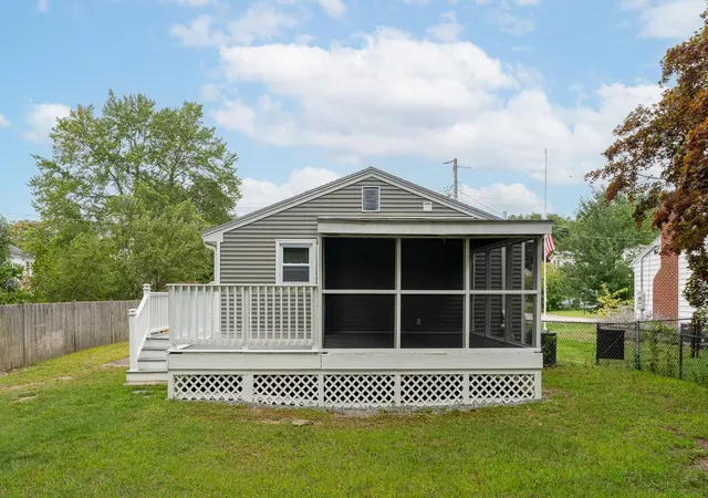 Photo 3 of Sale Pending at 12 Hutchinson St, Nashua, NH 03064 | MLS# 5107398 | Listing updated on 2026-09-07