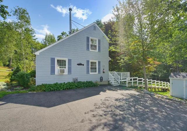 Photo 2 of Sale Pending at 176 Exeter Rd, Newmarket, NH 03857 | MLS# 5107400 | Listing updated on 2026-09-07
