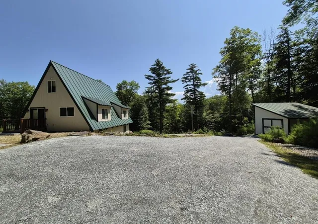 Photo 4 of Sale Pending at 166 Hanover Dr, Haverhill, NH 03785 | MLS# 5107403 | Listing updated on 2026-09-04