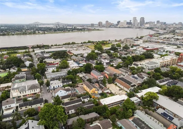 2nd image of 3135 Dauphine St, New Orleans, LA 70117