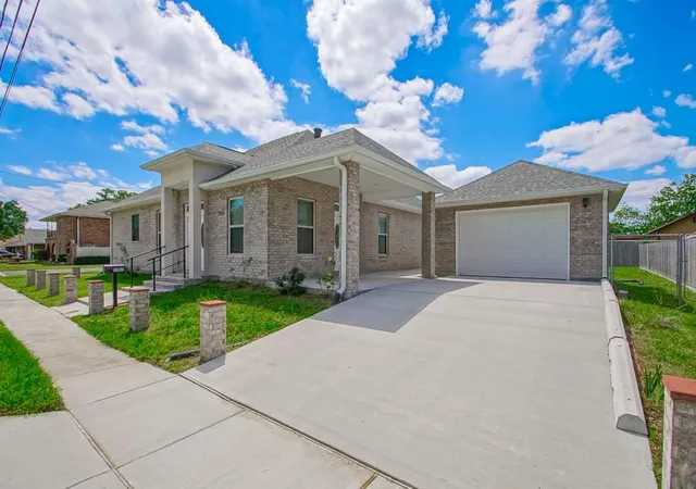 Photo 3 of Single family home for sale at 1701 Roosevelt Blvd, Kenner, LA 70062 | MLS# 2496764 | Listing updated on 2026-08-22