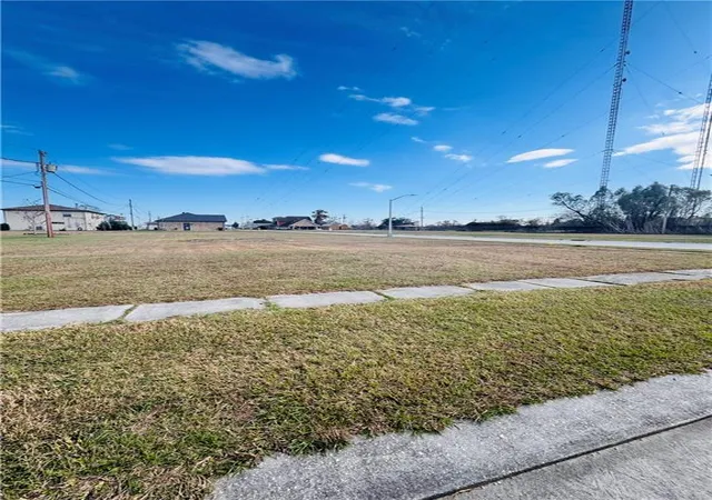 1st image of 605 Daryl Dr, Chalmette, LA 70043 | MLS# 2495853