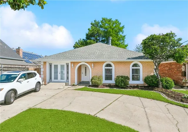 Photo 1 of Single family home for sale at 3479 W Esplanade Ave, Metairie, LA 70002 | MLS# 2498776 | Listing updated on 2026-08-10