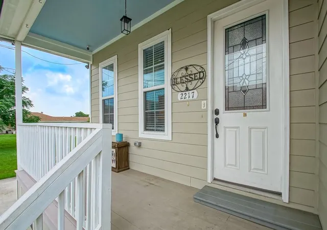 Photo 3 of Single family home for sale at 2217 Angela Ave, Arabi, LA 70032 | MLS# 2504874 | Listing updated on 2026-08-10