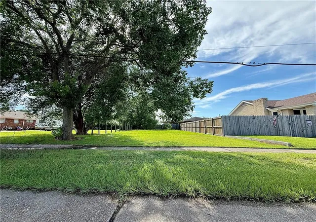Photo 1 of Land for sale at 308 Chalmette Ave, Chalmette, LA 70043 | MLS# 2510873 | Listing updated on 2026-08-07
