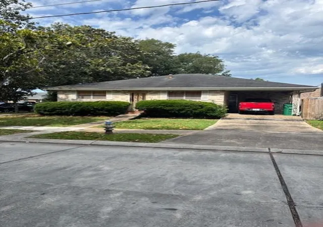 Multi family home for sale at 305 Lilac St, Metairie, LA 70005 | MLS# 2504034
