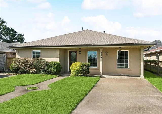 2nd image of 209 Ocelot Dr, Arabi, LA 70032 | MLS# 2514962