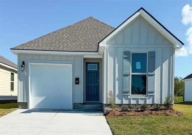 Photo 1 of Sale Pending at 407 Holmes Blvd, Terrytown, LA 70056 | MLS# 2516027 | Listing updated on 2026-08-18