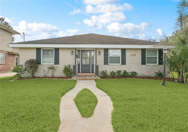 Photo 1 of Single family home for sale at 1129 Papworth Ave, Metairie, LA 70005 | MLS# 2516305 | Listing updated on 2026-08-23