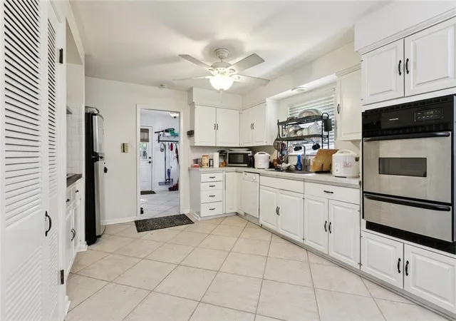 Photo 4 of Single family home for sale at 1129 Papworth Ave, Metairie, LA 70005 | MLS# 2516305 | Listing updated on 2026-08-23