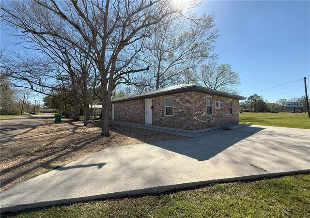 2nd image of 800 E 5th St, Bogalusa, LA 70427 | MLS# 2519725
