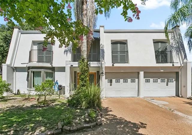Photo 1 of Mansion for sale at 19 Park Island Dr, New Orleans, LA 70122 | MLS# 2521900 | Listing updated on 2026-08-13