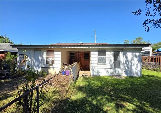 Listing Photo 2 - Condo for sale in building located at 103 (a & B) Live Oak Dr, Belle Chasse, LA 70037 - Unit #