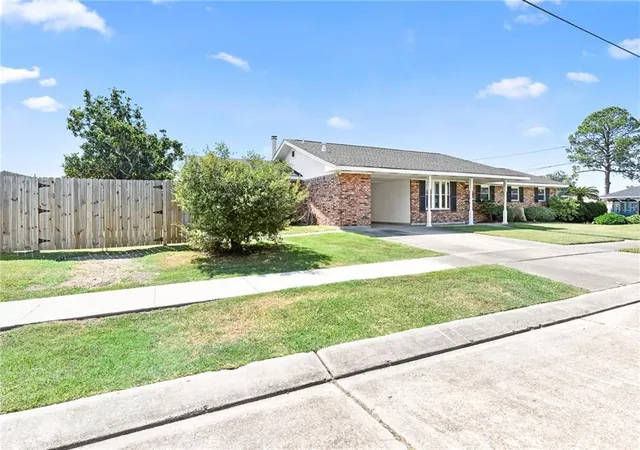 Photo 3 of Single family home for sale at 1119 N Atlanta St, Metairie, LA 70003 | MLS# 2523230 | Listing updated on 2026-08-19