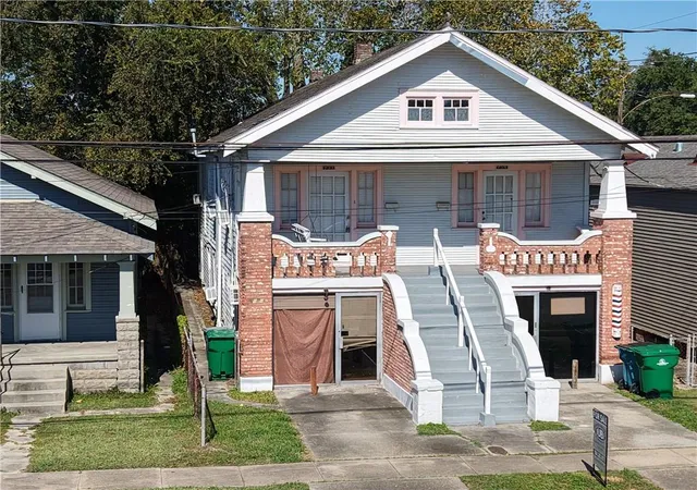 2nd image of 733 Anson St, Gretna, LA 70053 | MLS# 2516947
