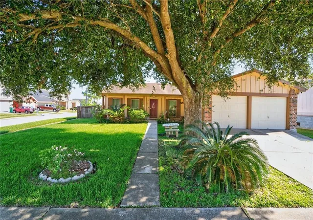 Photo 1 of Single family home for sale at 3101 Primwood Dr, Harvey, LA 70058 | MLS# 2529015 | Listing updated on 2026-08-17