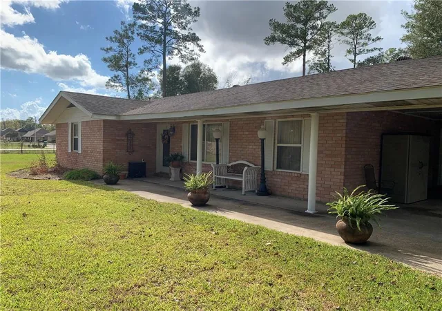 Photo 3 of Single family home for sale at 41267 Yokum Rd, Ponchatoula, LA 70454 | MLS# 2530269 | Listing updated on 2026-08-10