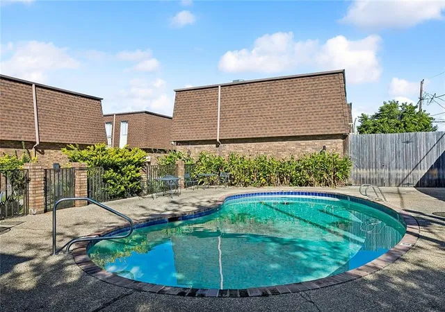 2nd image of 4125 Division St, Metairie, LA 70002
