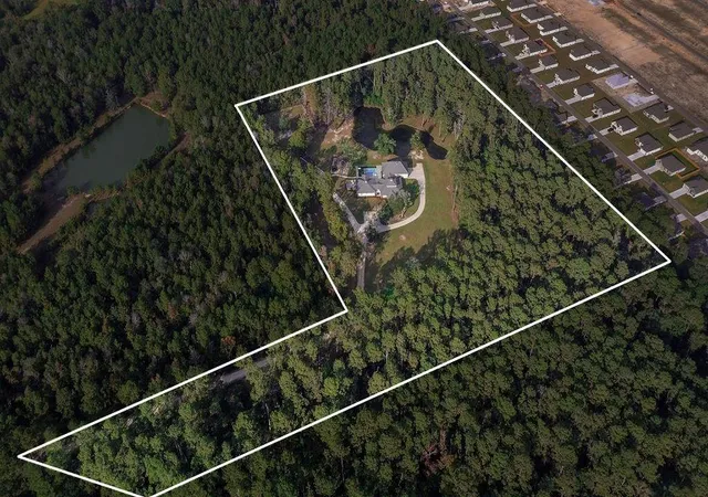 Photo 3 of Mansion for sale at 45240 N Coburn Rd, Hammond, LA 70401 | MLS# 2528605 | Listing updated on 2026-08-15