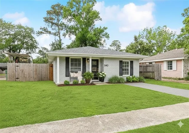 Photo 2 of Single family home for sale at 240 Waldo St, Metairie, LA 70003 | MLS# 2531605 | Listing updated on 2026-08-18