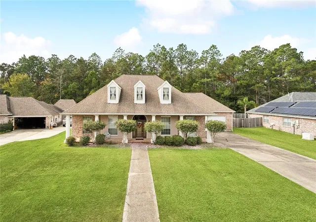 Photo 1 of Sale Pending at 2022 Hampshire Dr, Slidell, LA 70461 | MLS# 2532417 | Listing updated on 2026-08-26