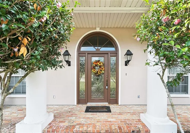 Photo 2 of Sale Pending at 2022 Hampshire Dr, Slidell, LA 70461 | MLS# 2532417 | Listing updated on 2026-08-26