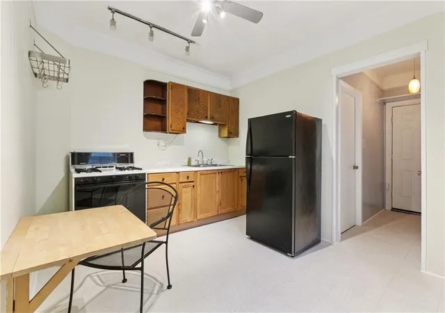 Listing Photo 5 - Condo for sale in building located at 4318 Annunciation St, New Orleans, LA 70115