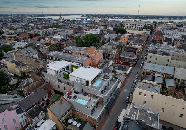 2nd image of 917 Conti St, New Orleans, LA 70112