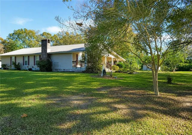 Photo 2 of Single family home for sale at 21137 1057 Highway, Kentwood, LA 70444 | MLS# 2534523 | Listing updated on 2026-08-24