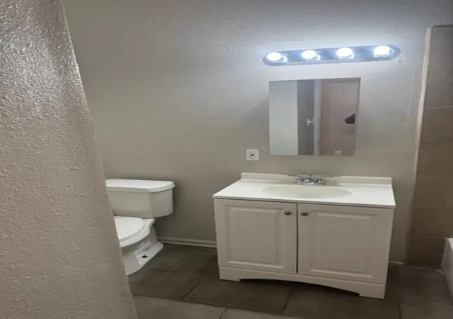 Listing Photo 5 - Condo for sale in building located at 2408 10 Josephine St, New Orleans, LA 70113