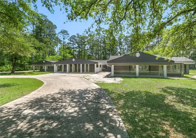 Photo 2 of Single family home for sale at 60078 W Park Cir, Lacombe, LA 70445 | MLS# 2539874 | Listing updated on 2026-08-06
