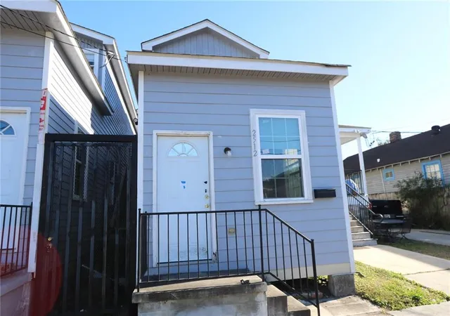 Photo 1 of Multi family home for sale at 2512 S A Prieur St, New Orleans, LA 70125 | MLS# 2540818 | Listing updated on 2026-08-24