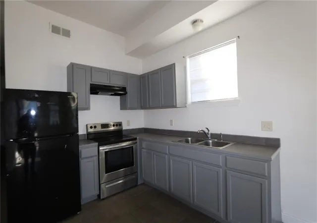 Listing Photo 4 - Condo for sale in building located at 2512 S A Prieur St, New Orleans, LA 70125